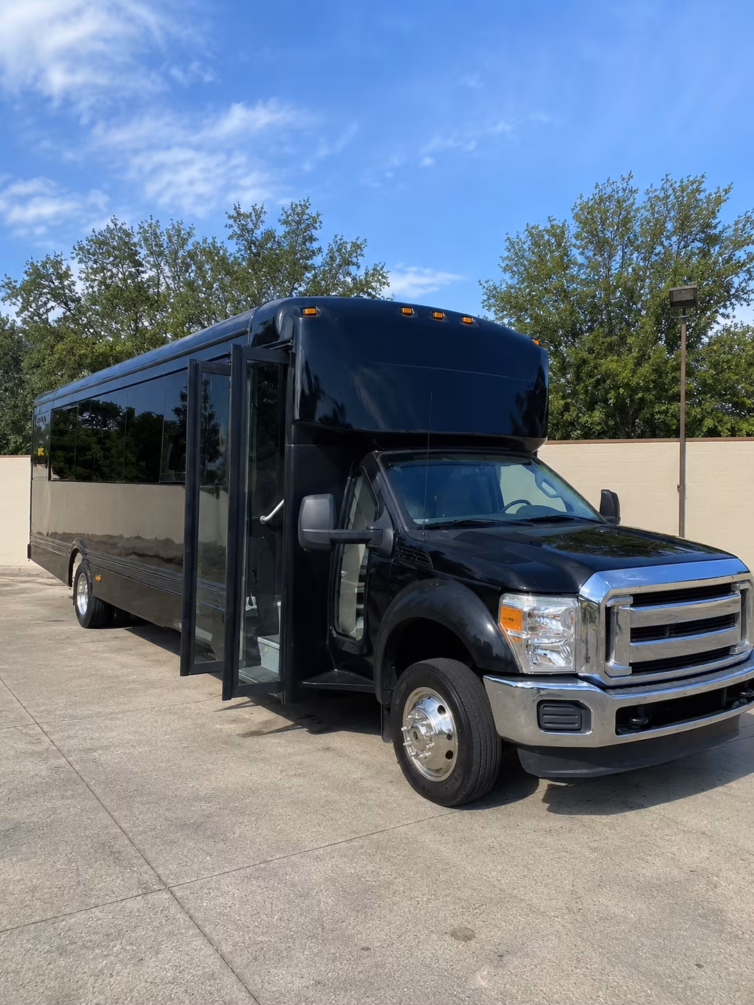 hoover 20 passenger party bus