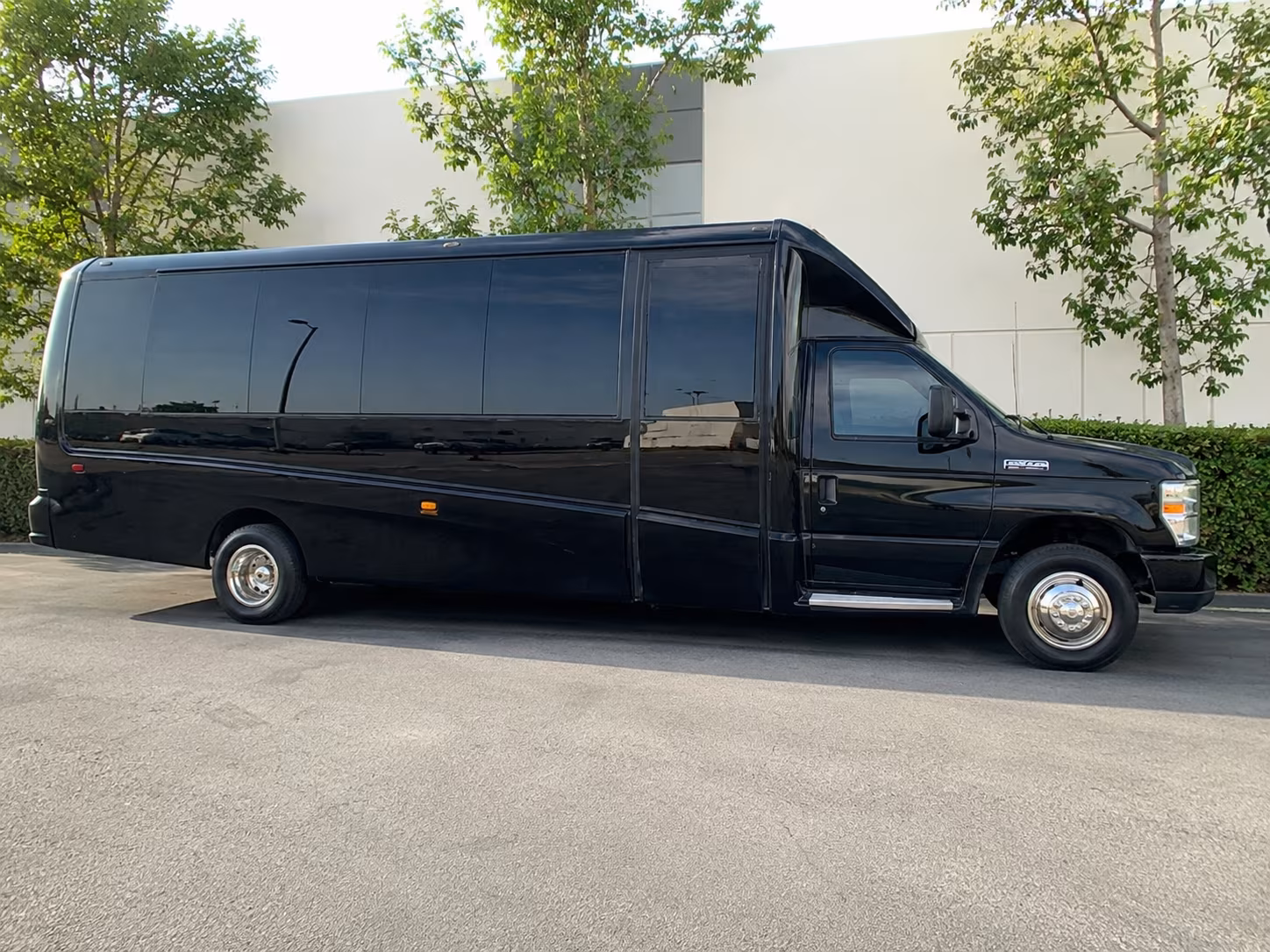 large scale convention and conference shuttle buses serving the hoover area