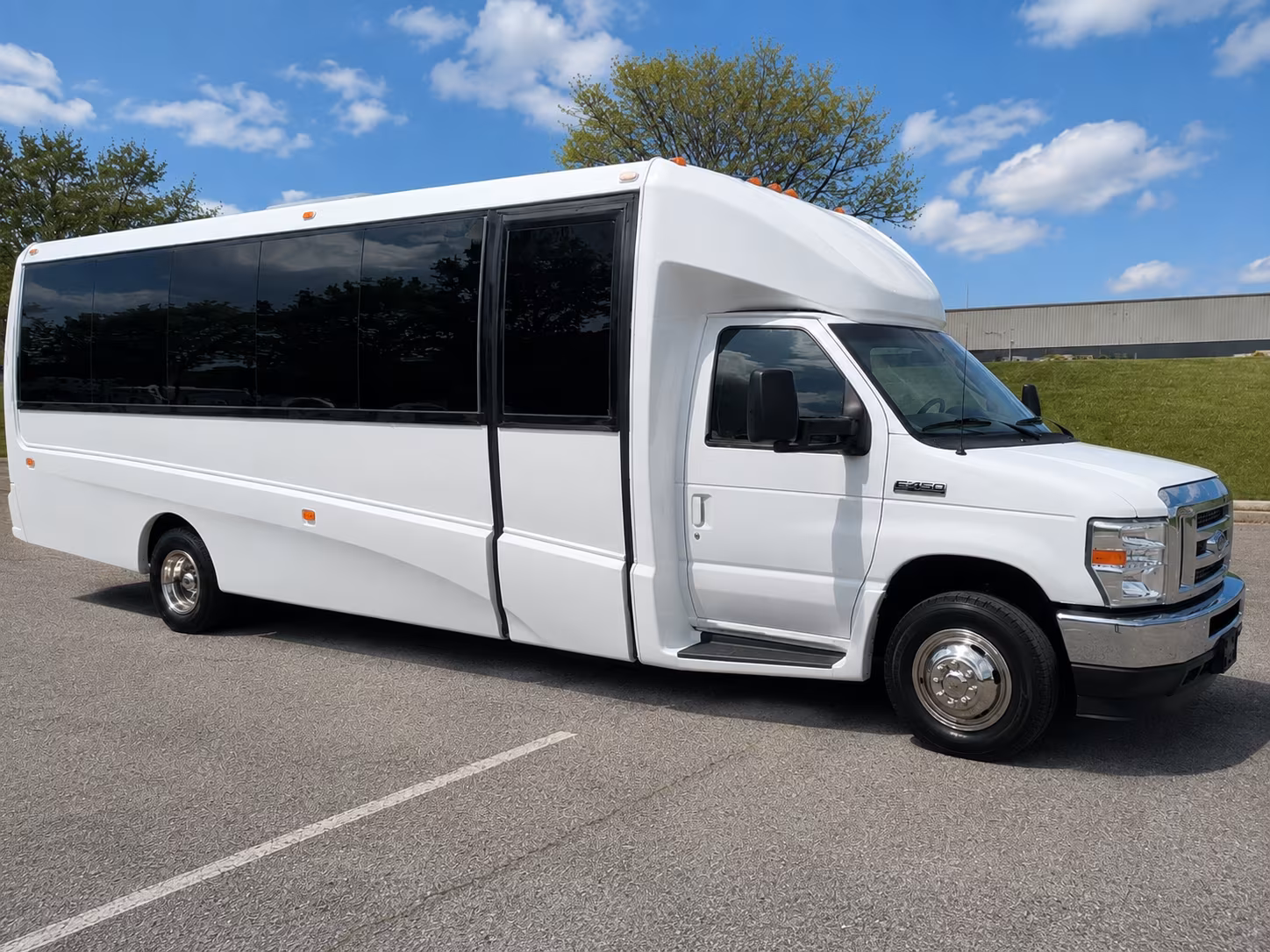 minibus wine tours to tasting rooms along the shelby county trail